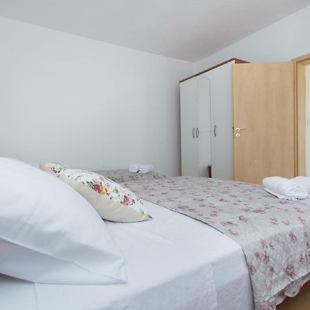 Apartman Paula 1 Daire Vinišće Dış mekan fotoğraf
