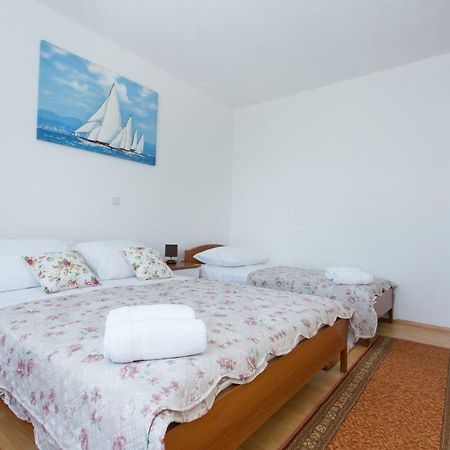 Apartman Paula 1 Daire Vinišće Dış mekan fotoğraf