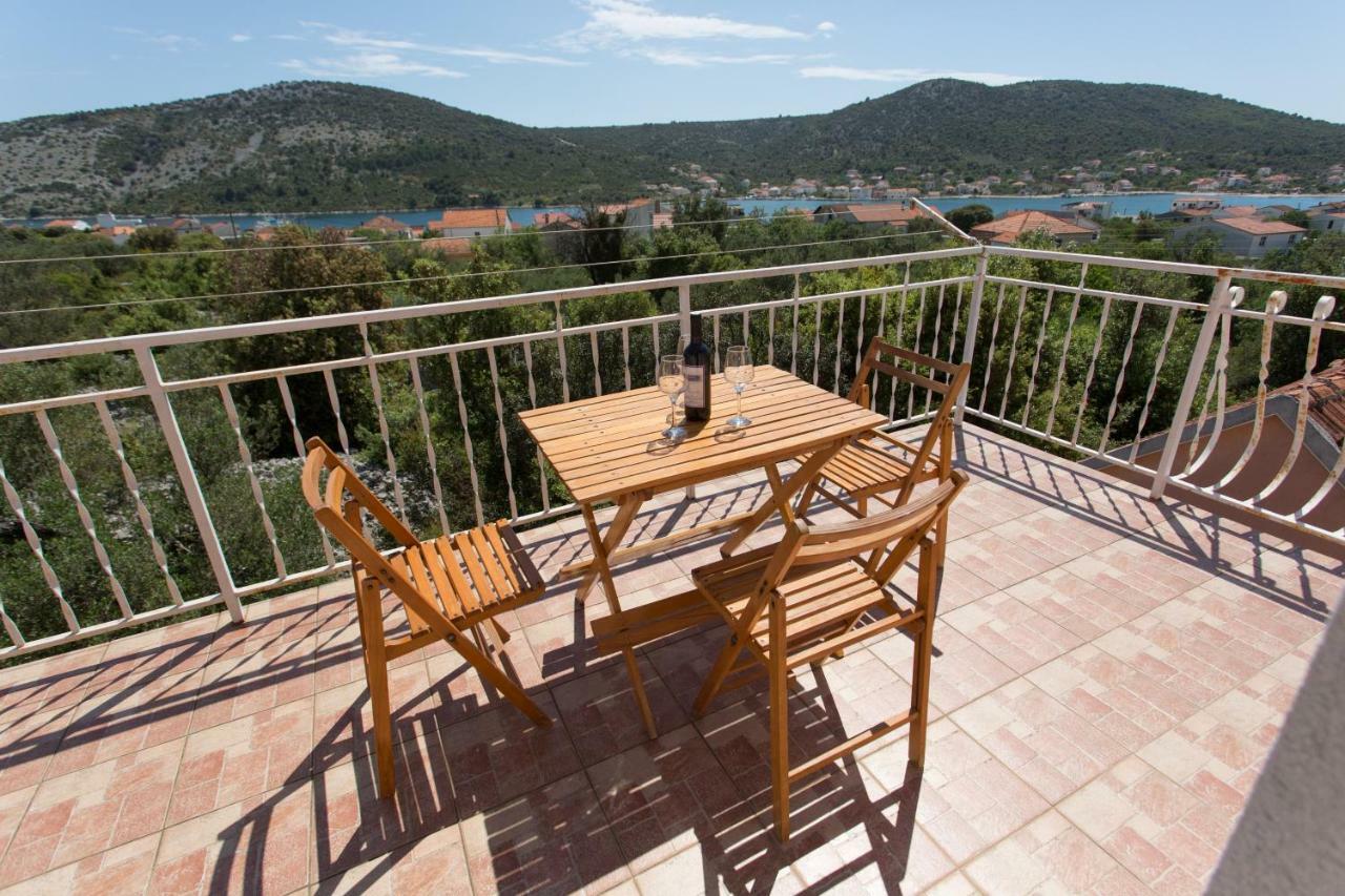 Apartman Paula 1 Daire Vinišće Dış mekan fotoğraf