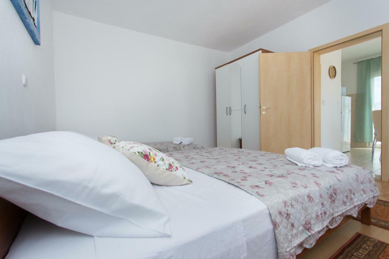 Apartman Paula 1 Daire Vinišće Dış mekan fotoğraf