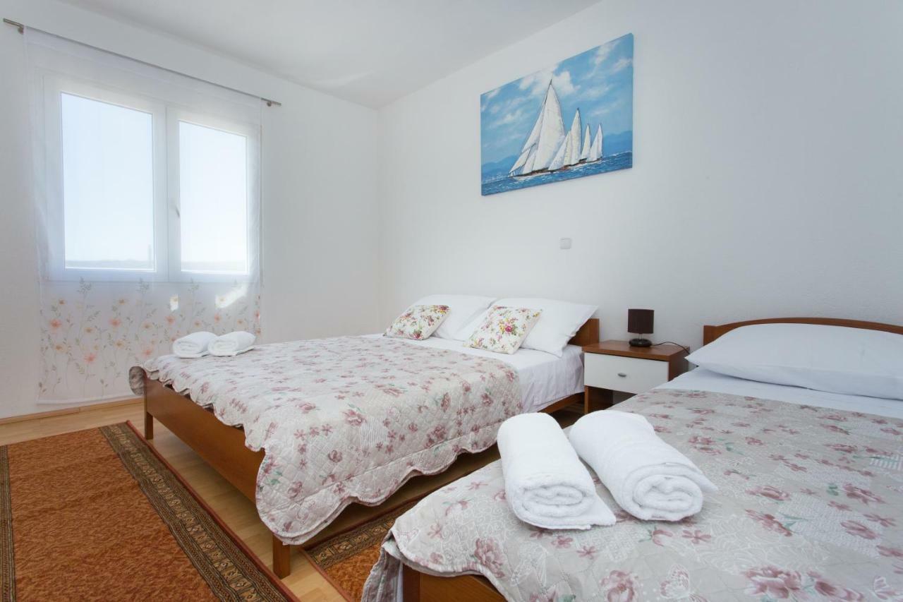 Apartman Paula 1 Daire Vinišće Dış mekan fotoğraf