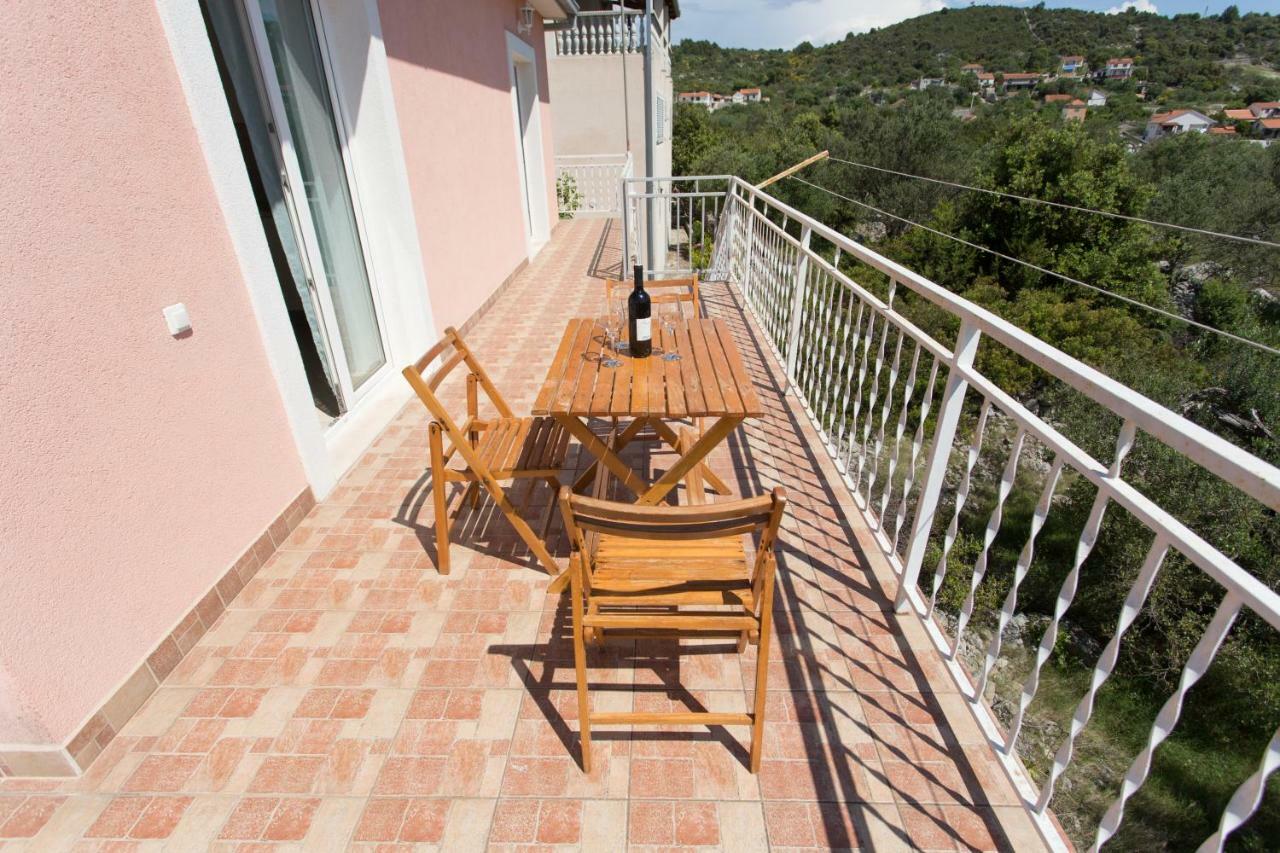 Apartman Paula 1 Daire Vinišće Dış mekan fotoğraf