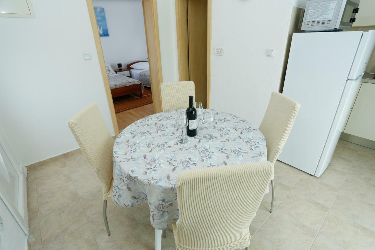 Apartman Paula 1 Daire Vinišće Dış mekan fotoğraf