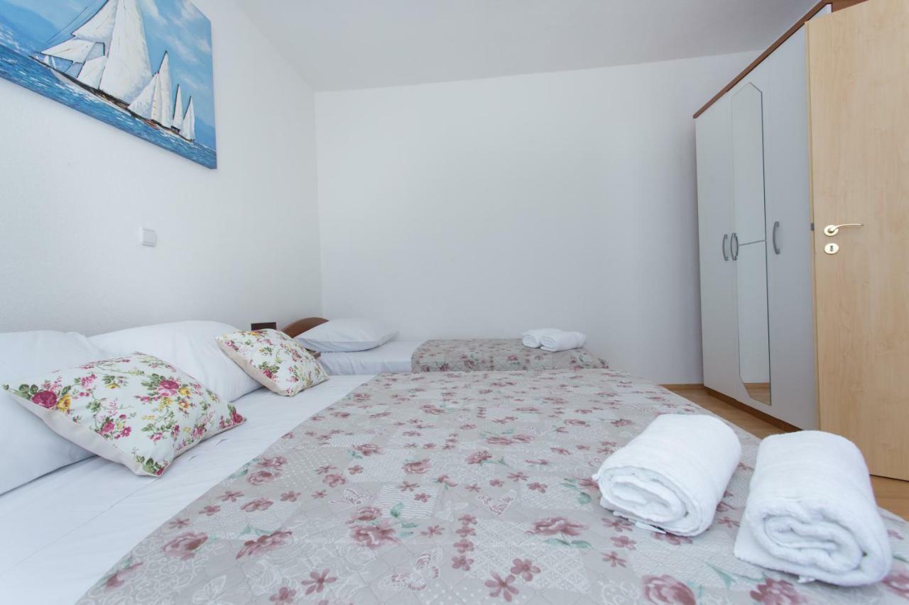 Apartman Paula 1 Daire Vinišće Dış mekan fotoğraf