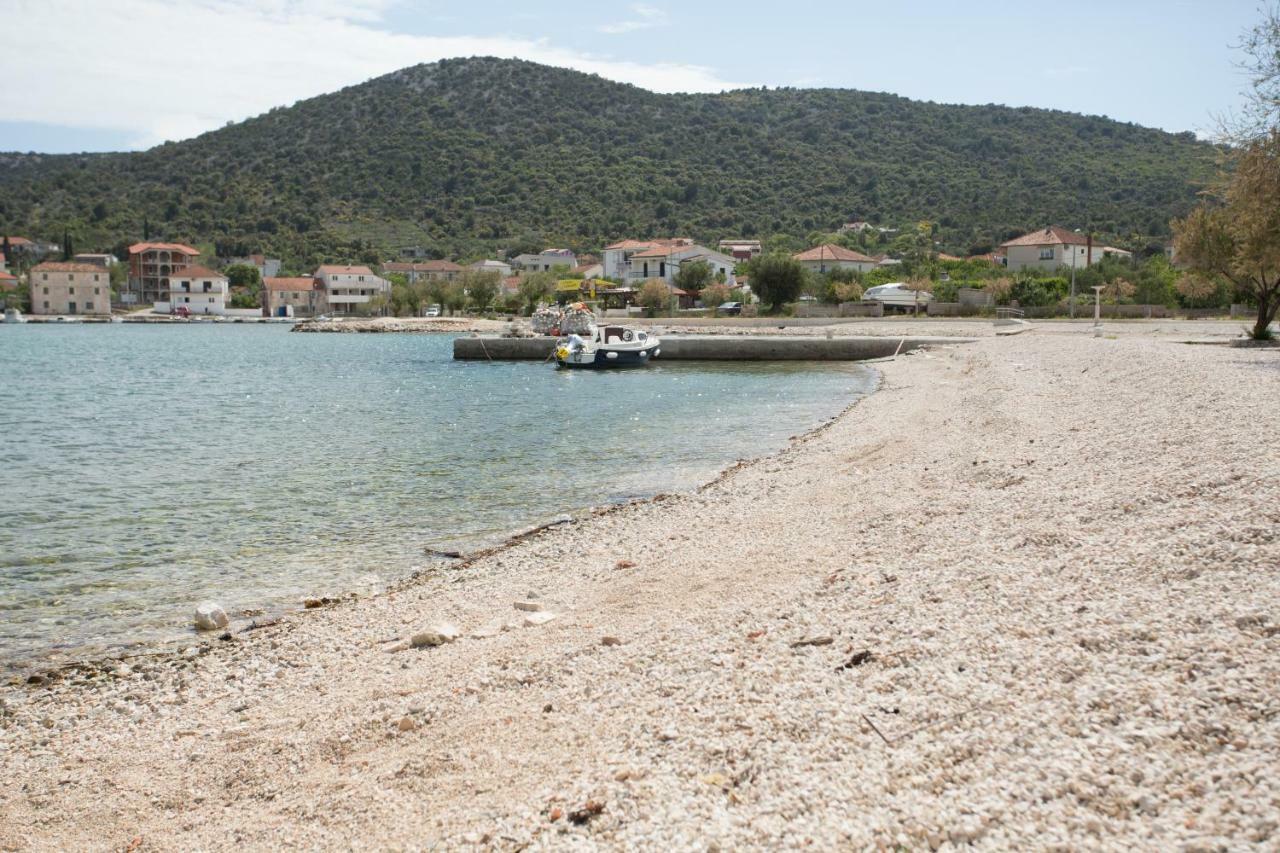 Apartman Paula 1 Daire Vinišće Dış mekan fotoğraf